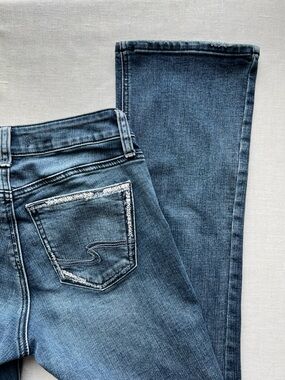 Silver Jeans Women's Medium Wash Blue Denim Bootcut Flare Low Rise Jeans